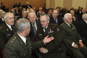 06.JPG (18395 bytes)