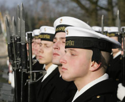 07.JPG (13649 bytes)